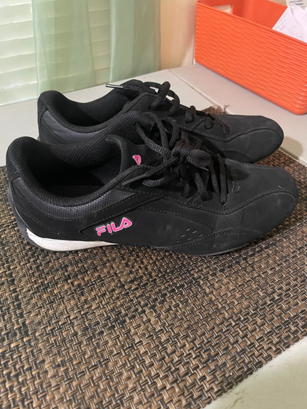 Fila women's black sneakers